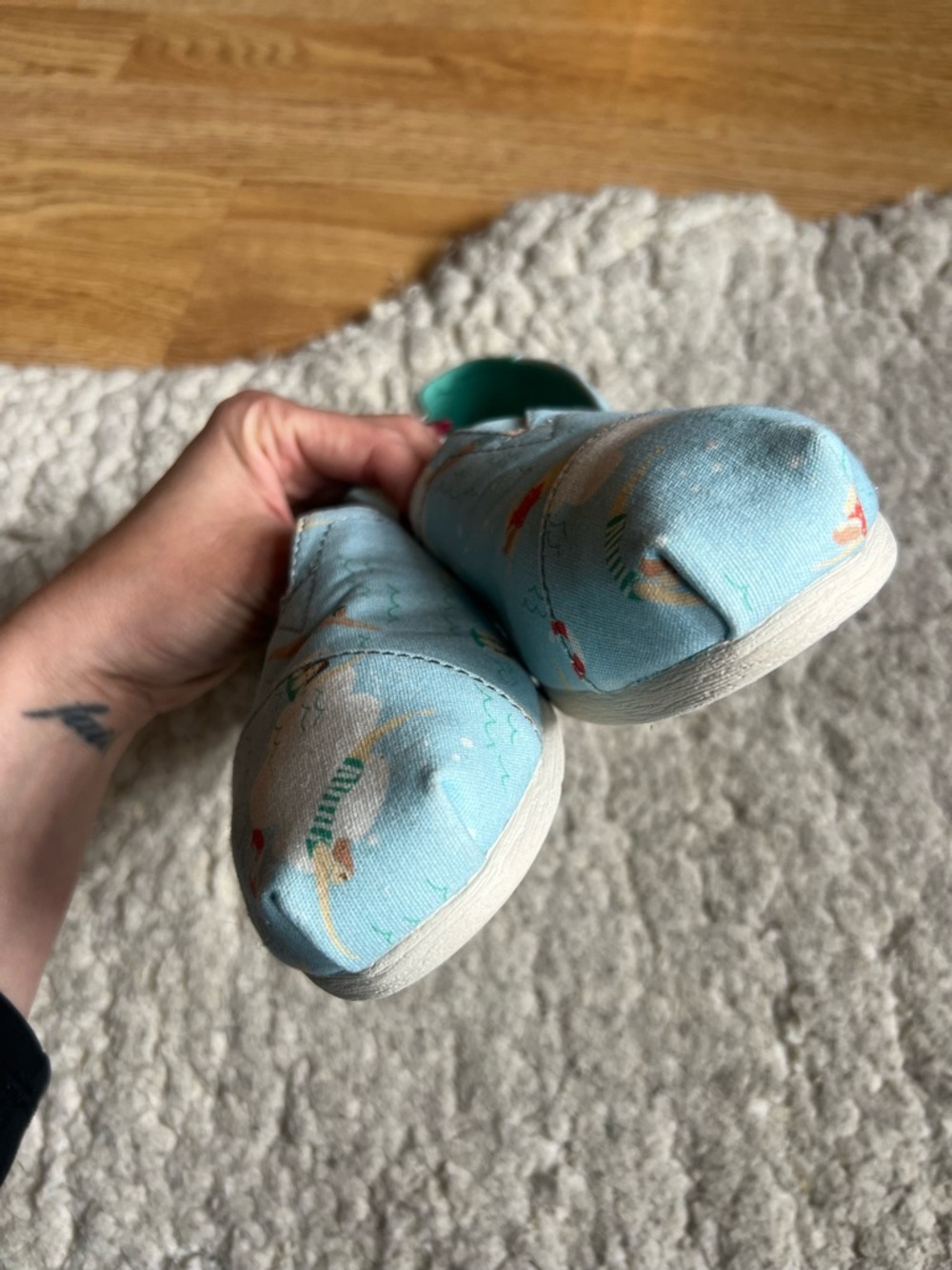 TOMS Blue Glow Swimmers Alpargata Slip On Canvas Shoes Women's 8.5 - Picture 11 of 13